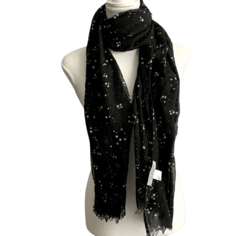 Black Star Pattern Scarf